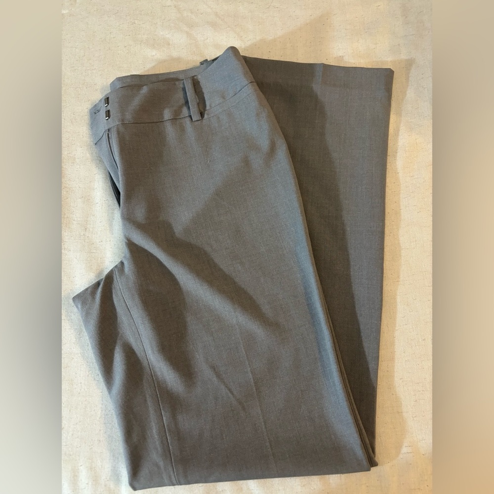 Brand new - Nue Options gray boot cut dress pants, size 4, Mid-Rise fit